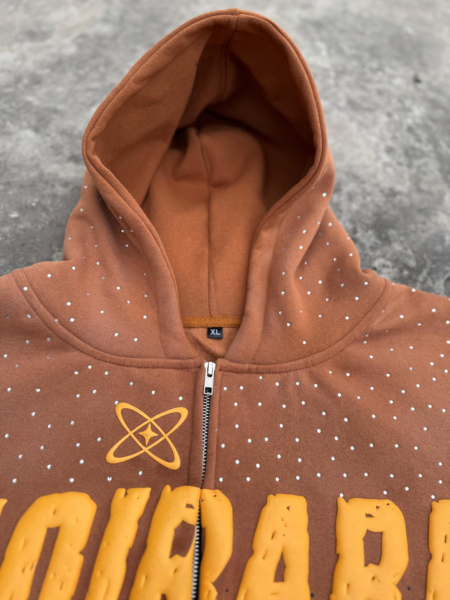 Brown Star Graphic Zip-Up Hoodie – Noirara Edition